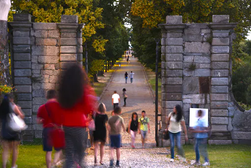 Visitatori al Castello di Masino durante le Sere FAI d'Estate 2017