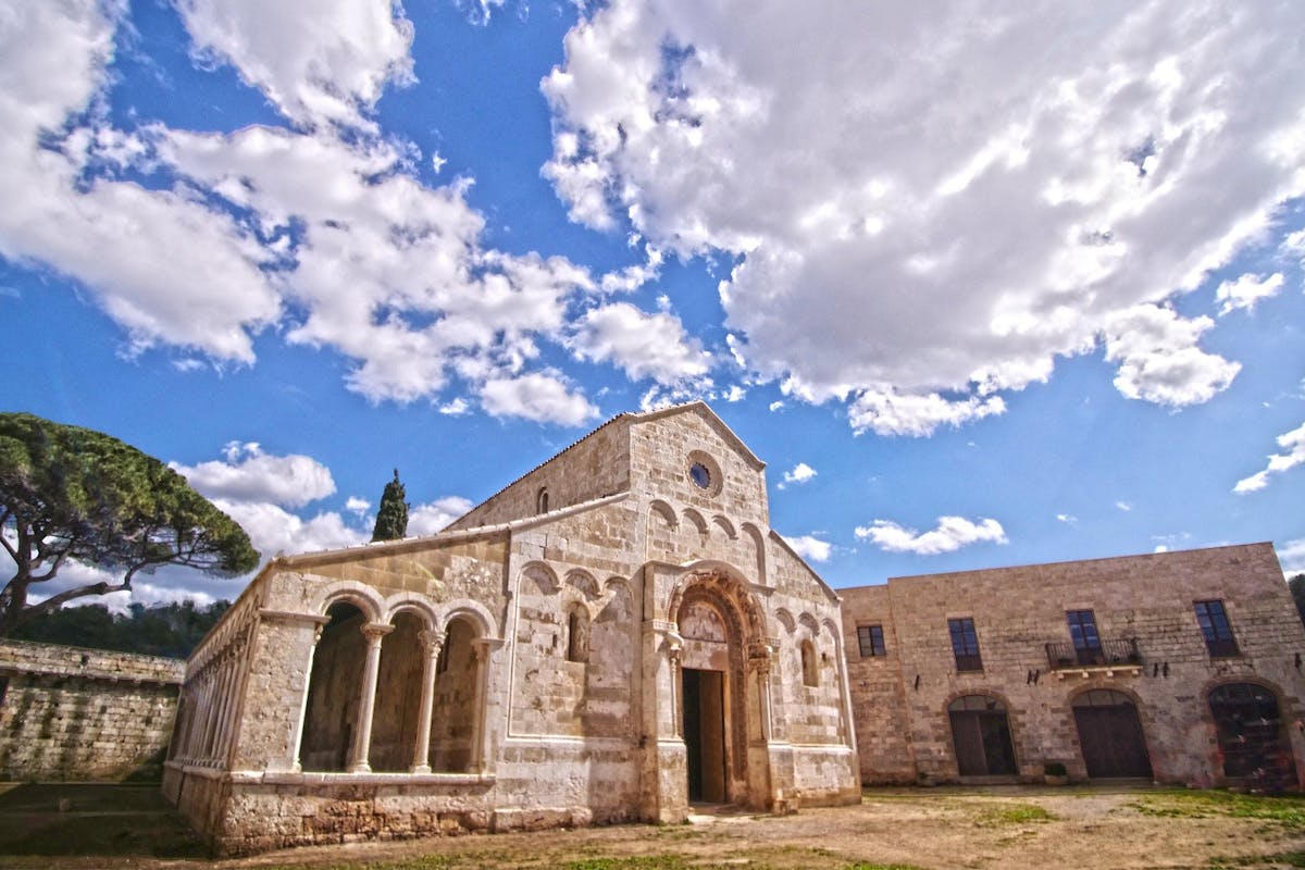 Gite scolastiche all'Abbazia di Cerrate Gite scolastiche all'Abbazia di Cerrate