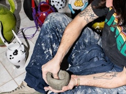 Viva Ceramics | Espositore a Ceramica a Villa Della Porta Bozzolo © FAI