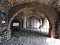 Nuovo percorso di visita, con accesso dalla spiaggia, agli ambienti della fonte. Nuovo percorso di visita, con accesso dalla spiaggia, agli ambienti della fonte.