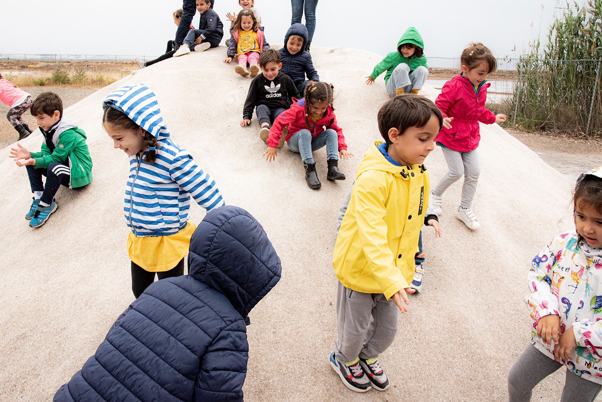 Giovani visitatori alle Saline Contivecchi, Assemini (CA) | Ph. Alessandro Galimberti