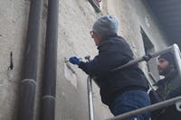 Esecuzione di saggi stratigrafici a cura dei restauratori​