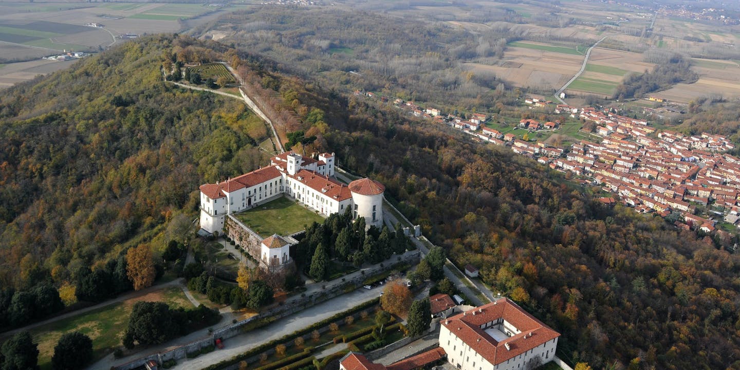 Scopri il Castello e Parco di Masino Scopri il Castello e Parco di Masino