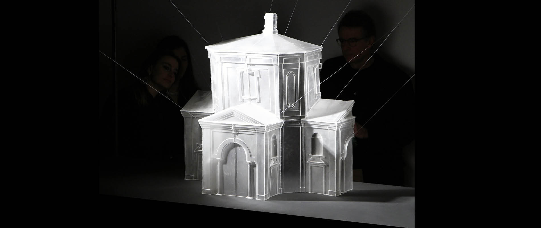 "Skin" di Lorenzo Giovannoni, Jara Mahdavi