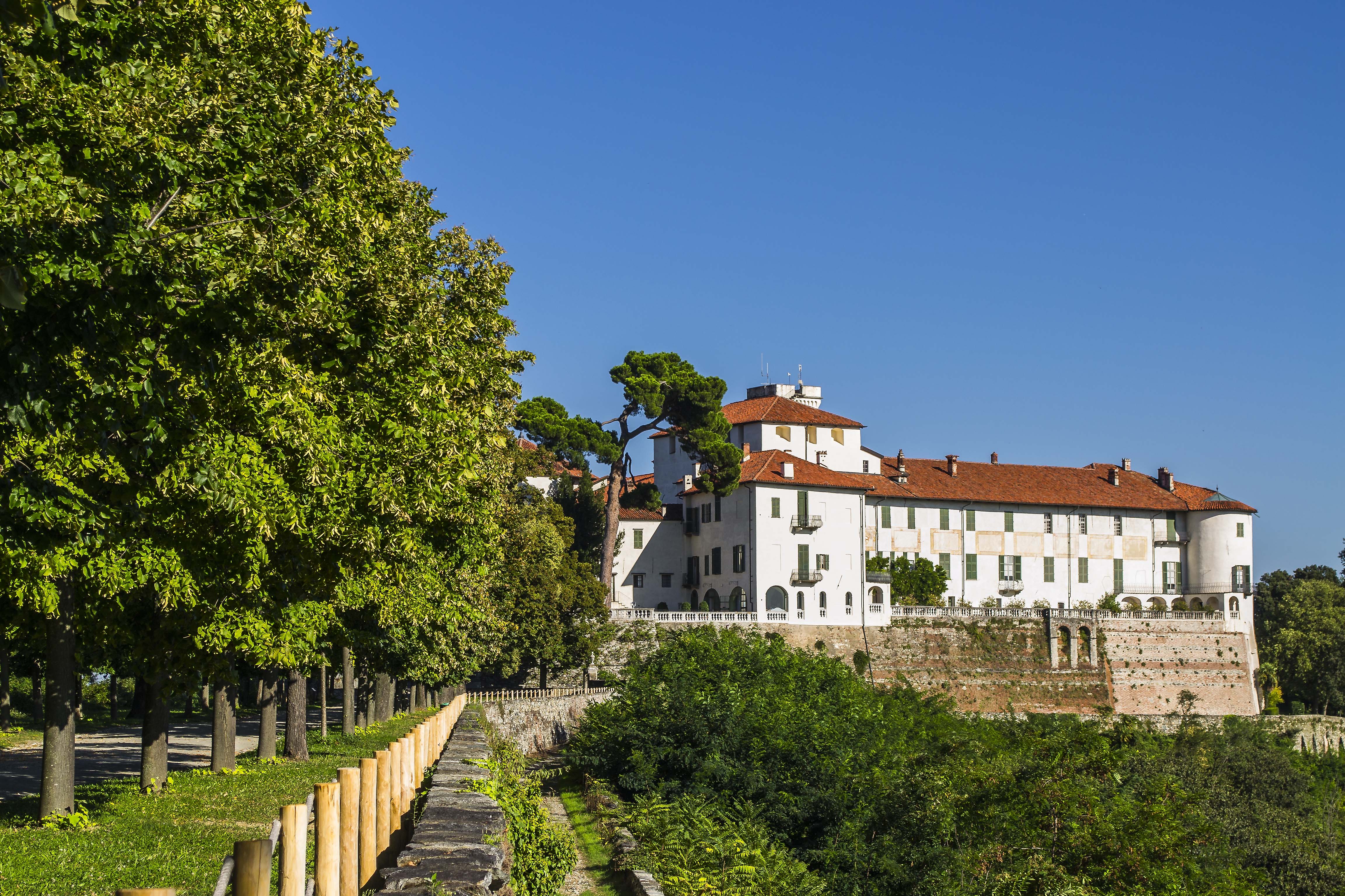 Al Castello di Masino si combatte l’umidità