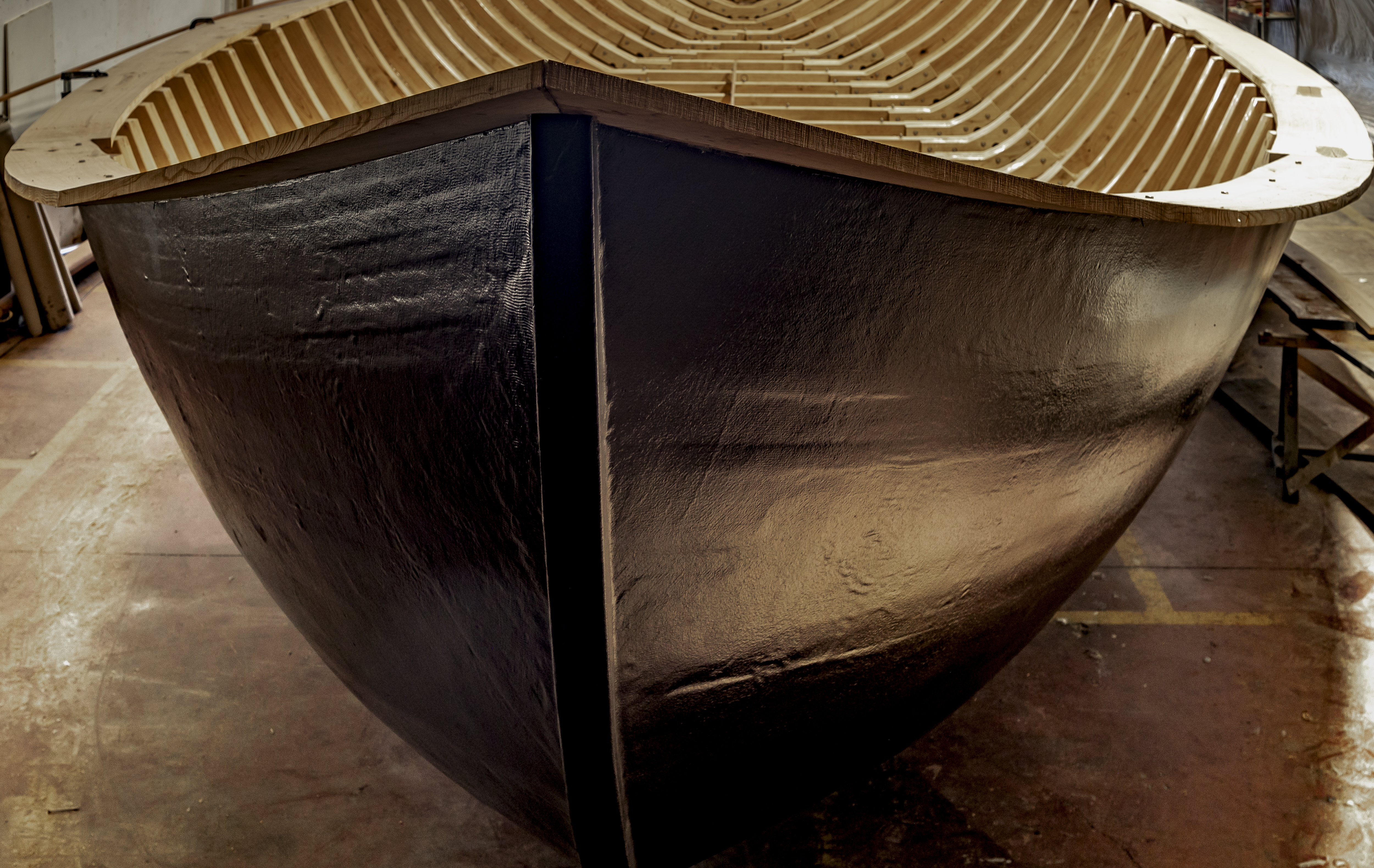 Conclusa la prima fase di restauro della Velarca, la casa-barca sul Lago di Como