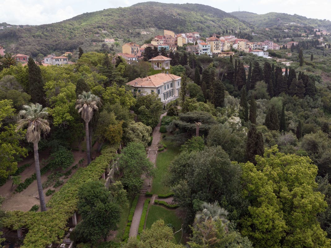 Il giardino di Villa Rezzola al convegno “Il Paradiso degli inglesi nella Riviera Ligure” Il giardino di Villa Rezzola al convegno “Il Paradiso degli inglesi nella Riviera Ligure”