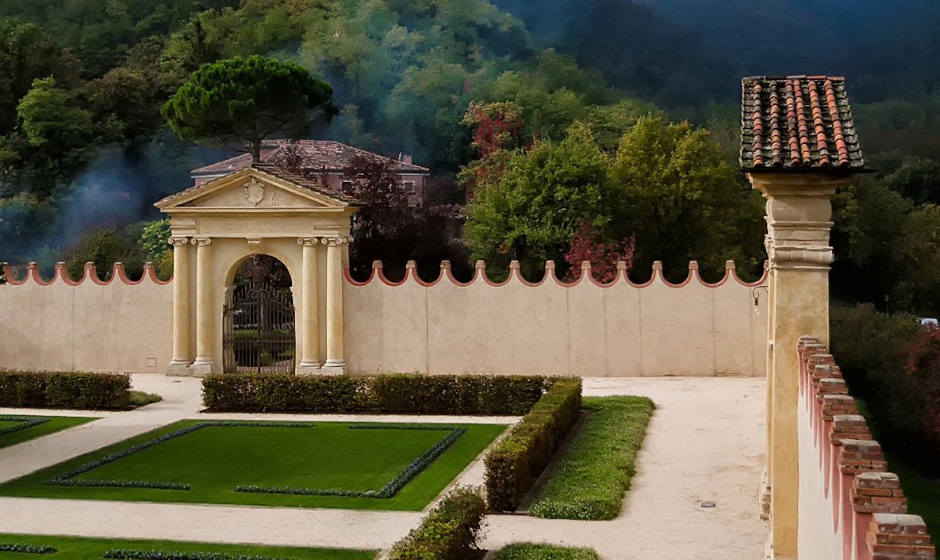 Grazie al 5x1000 al FAI, la corte di Villa dei Vescovi è rinata Grazie al 5x1000 al FAI, la corte di Villa dei Vescovi è rinata