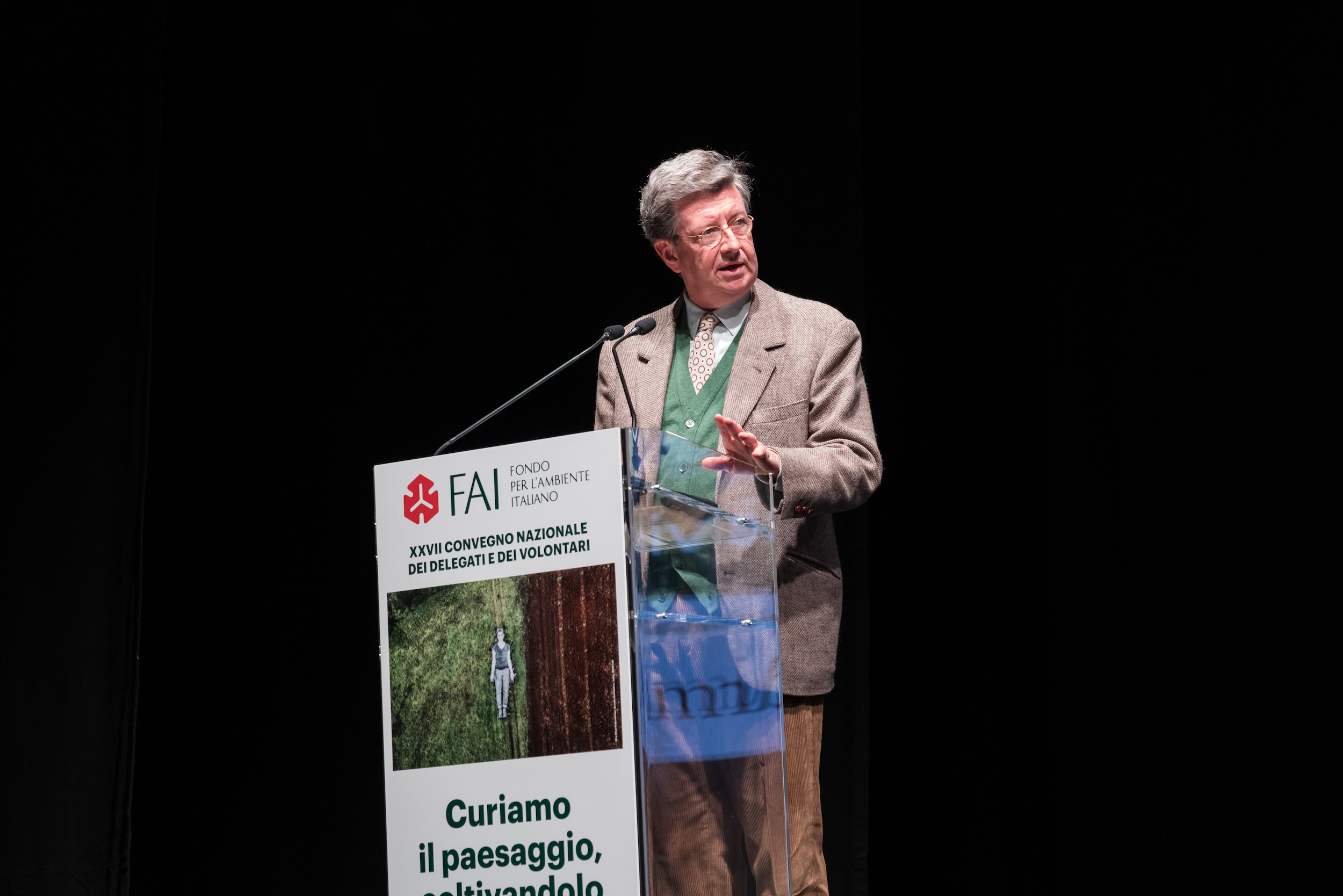 Opere dell’Uomo, con la O e la U maiuscole