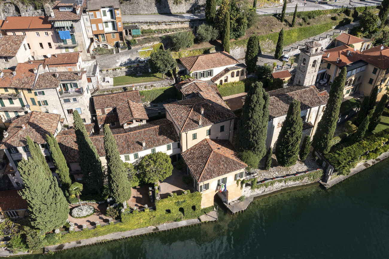 Villa Fogazzaro Roi: il restauro dei tetti e le visite speciali al cantiere