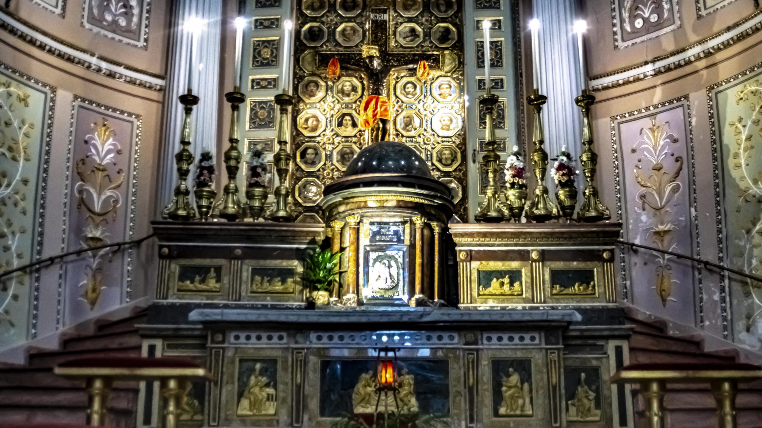 Concluso il restauro dell’altare maggiore e del coro ligneo del Santuario del SS. Crocifisso di Siculiana (AG)