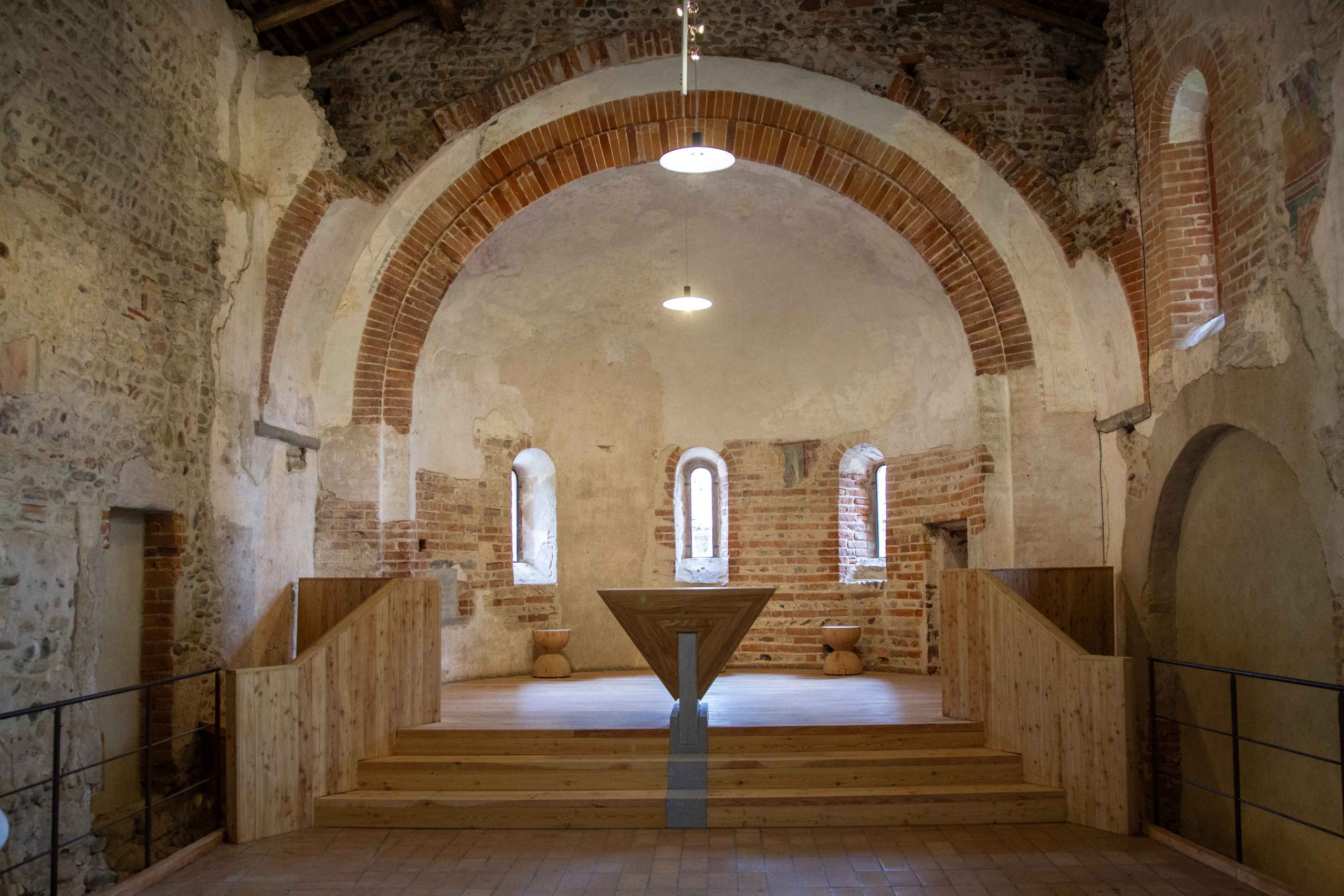 Il Monastero di Torba, primo Bene FAI, dedicato a Giulia Maria Crespi