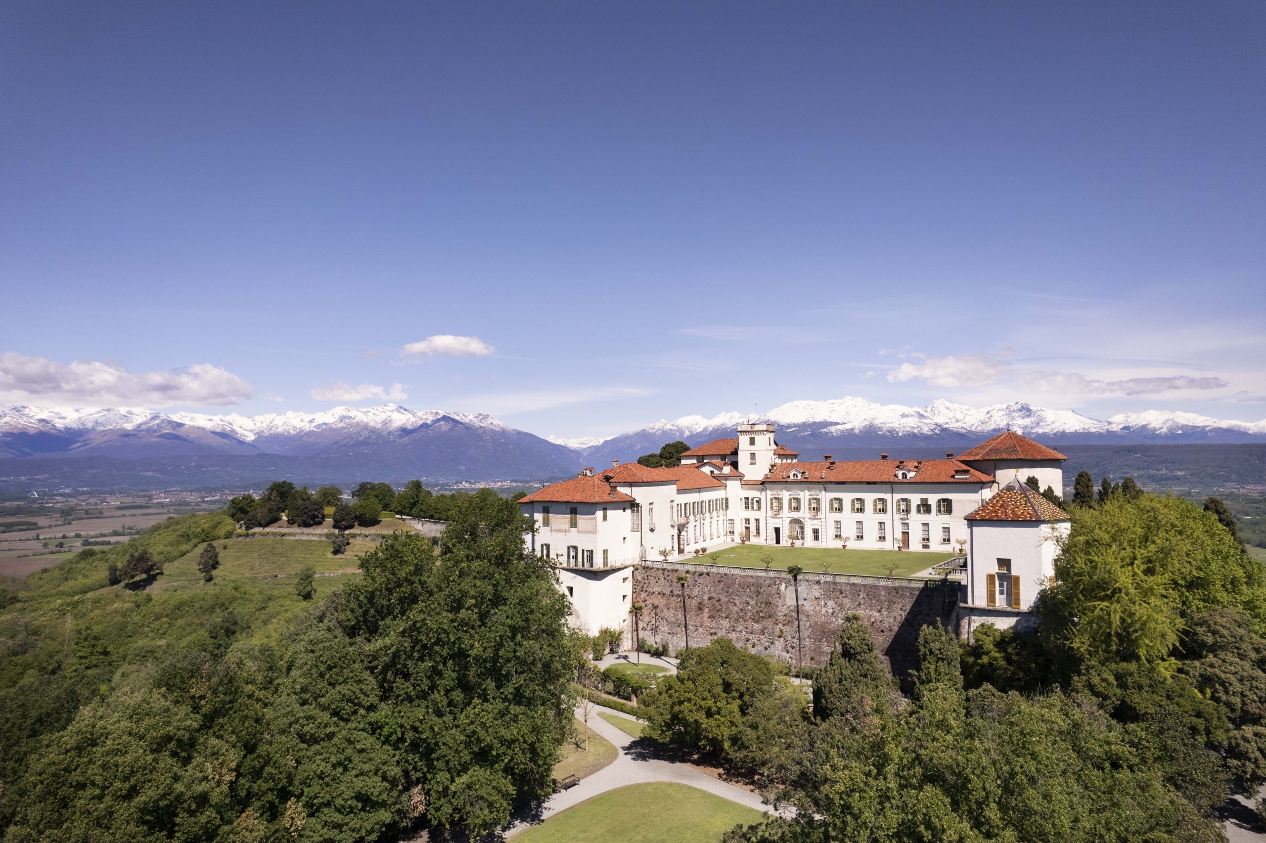 1988: assicurare al Castello di Masino un futuro degno del suo passato